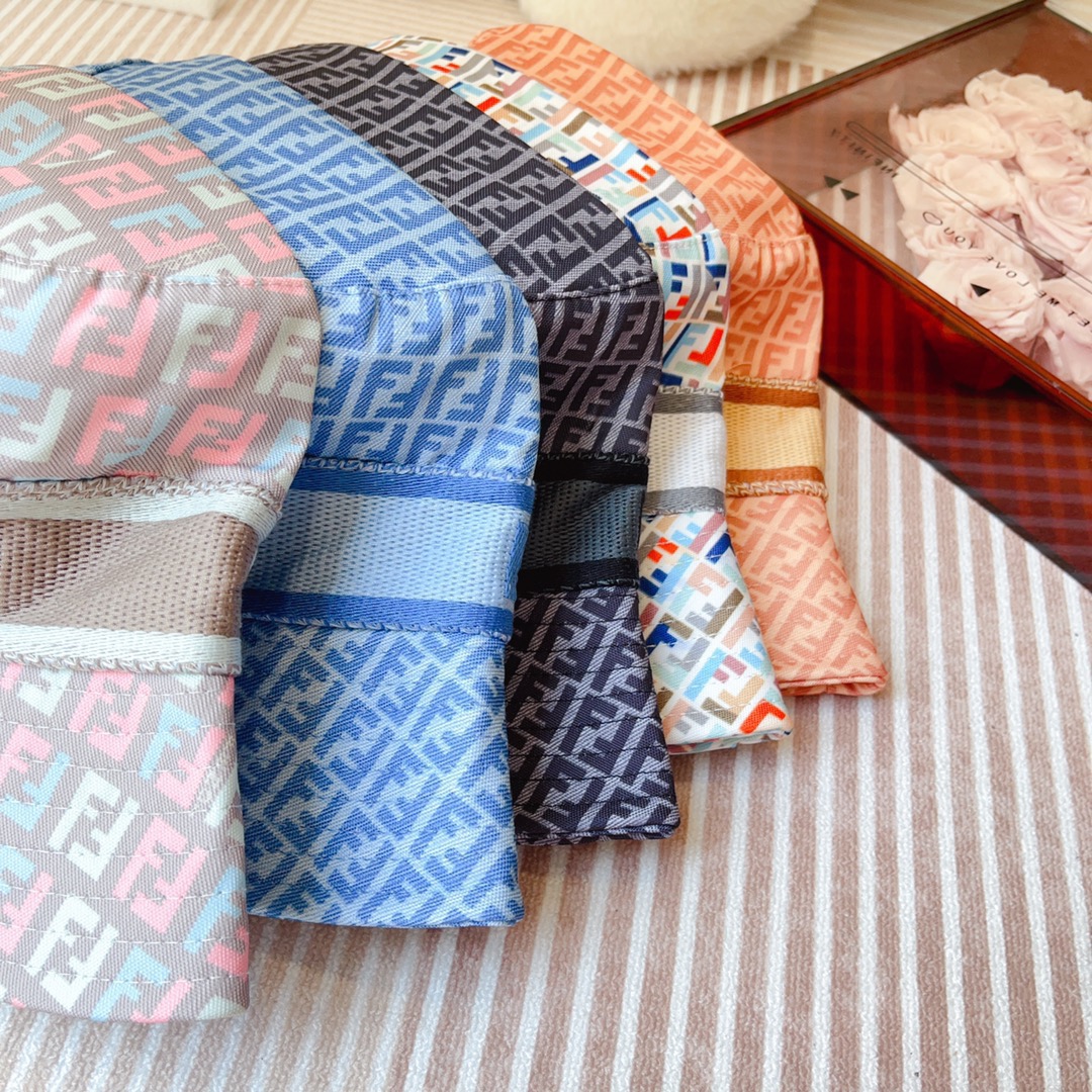 Streetwear Hat Fendi 329373 - vstockx