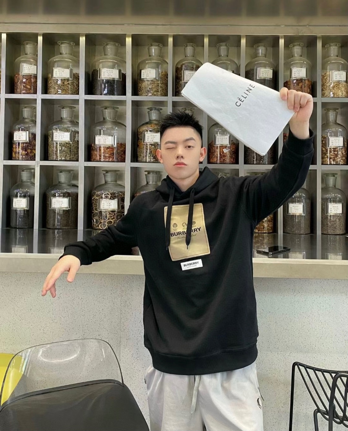 Clothes Burberry 813 - vstockx