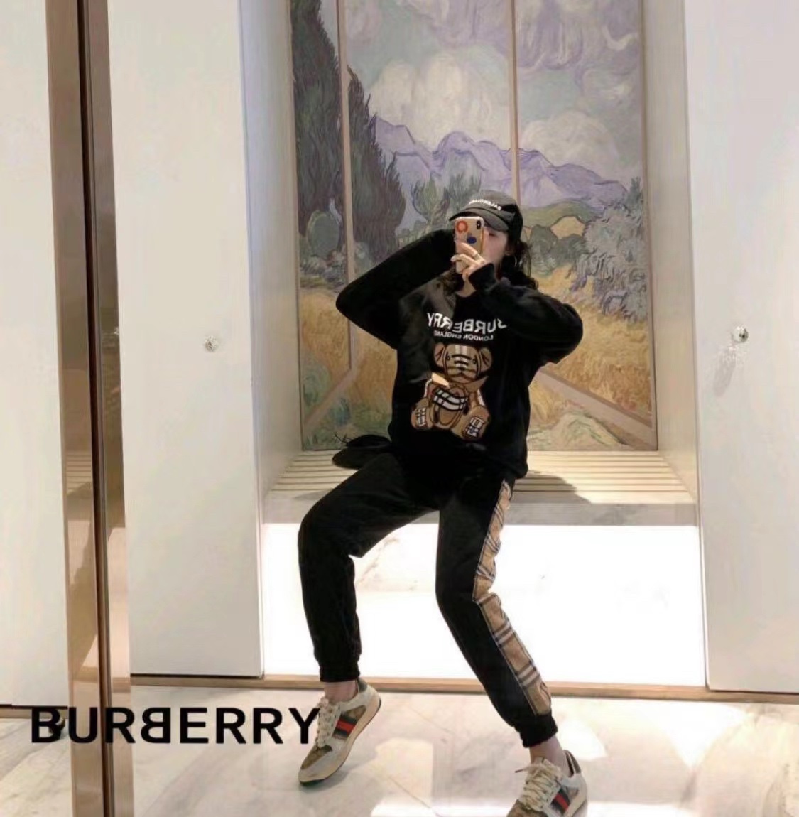 Clothes Burberry 816 - vstockx