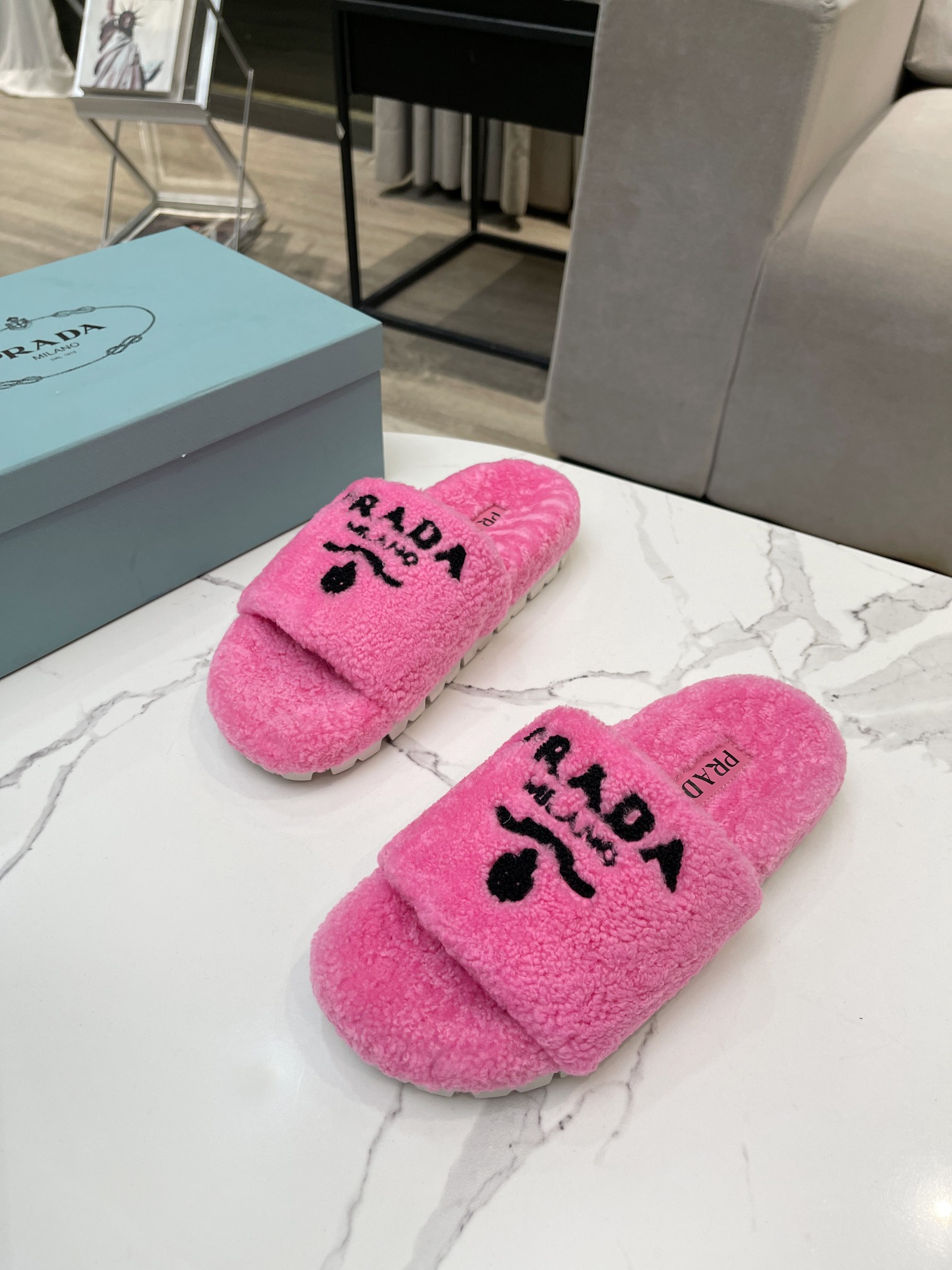 Prada Flat Sandals 6 - vstockx