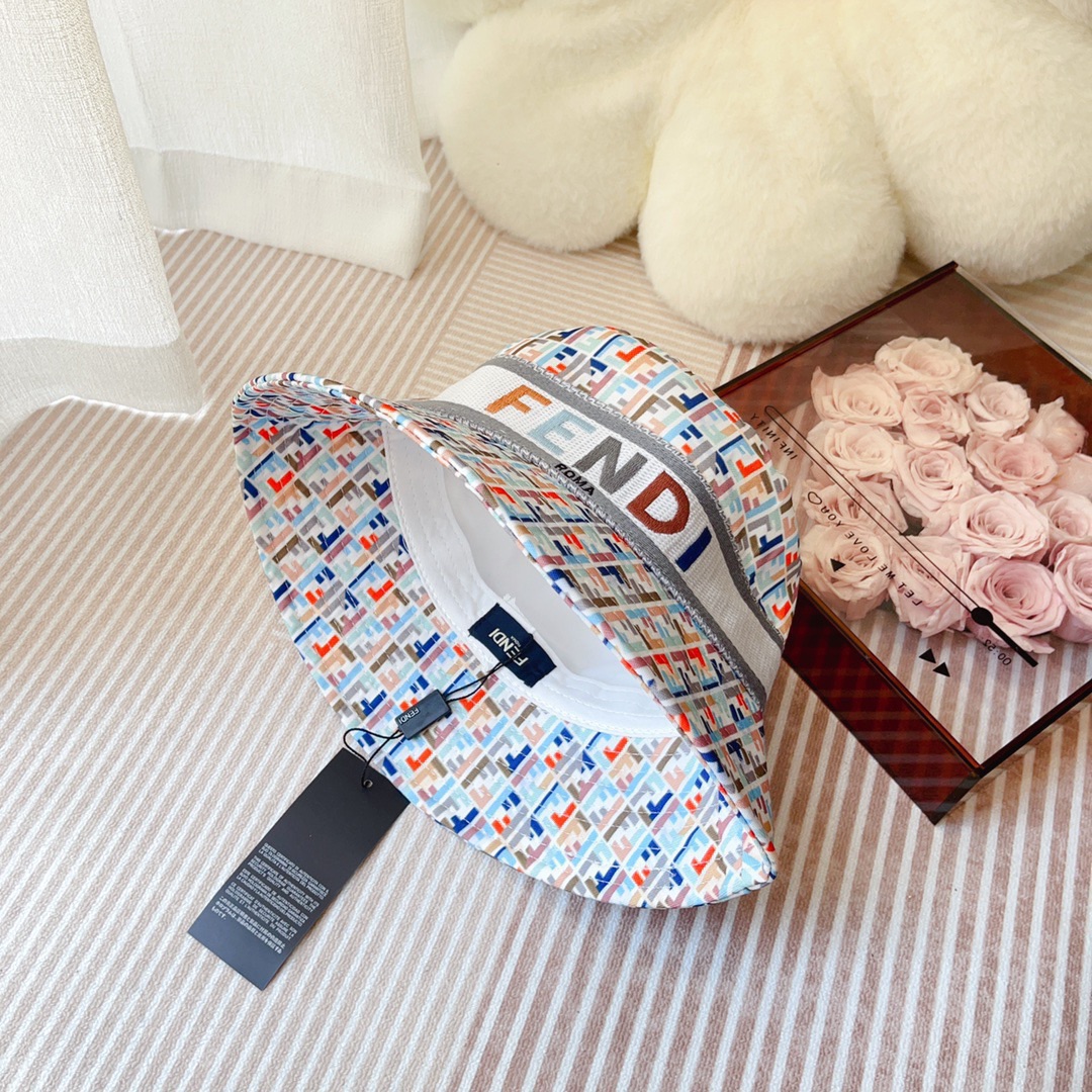 Streetwear Hat Fendi 329372 - vstockx