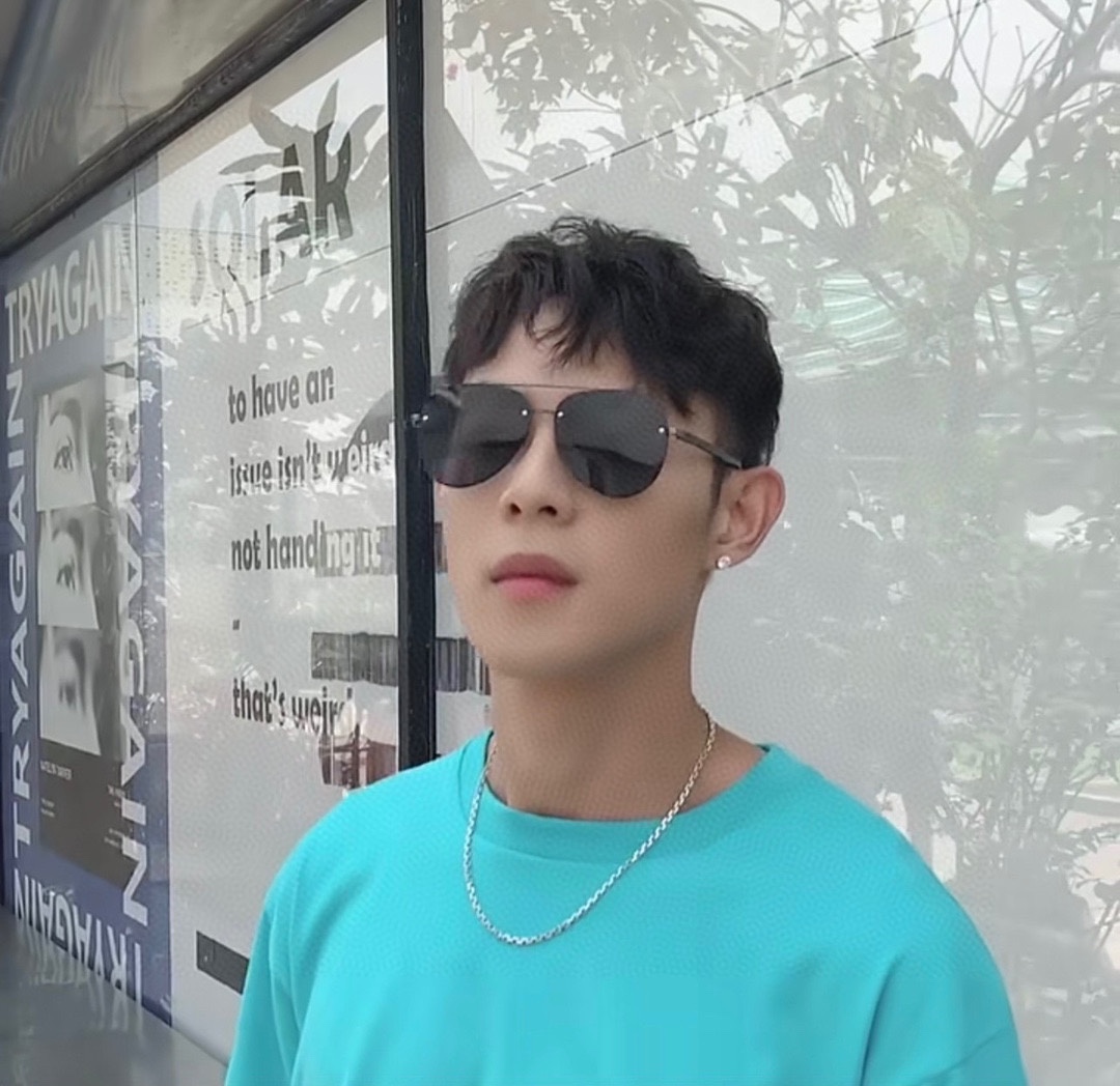 Sunglasses Louis Vuitton L1690 - vstockx