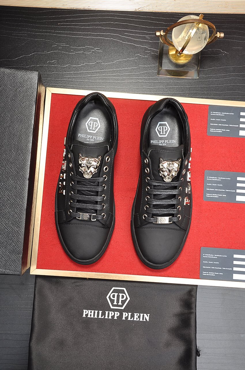 Philipp Plein Low Top Sneakers 9 - vstockx