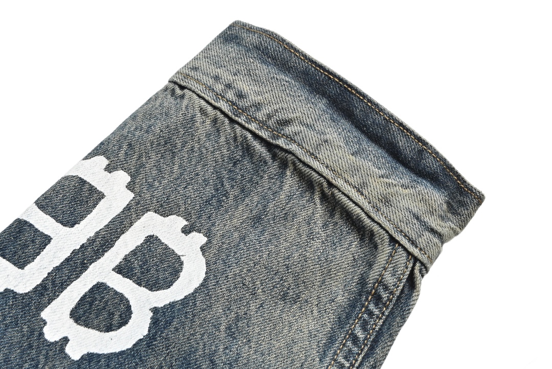 Clothes Balenciaga 137 - vstockx