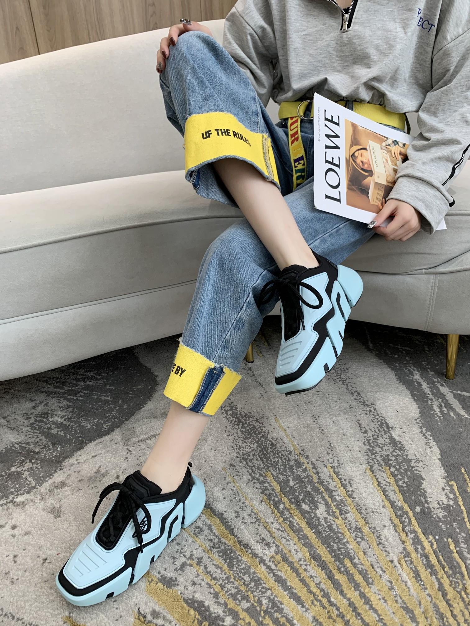 Prada Low Top sneaker 39 - vstockx