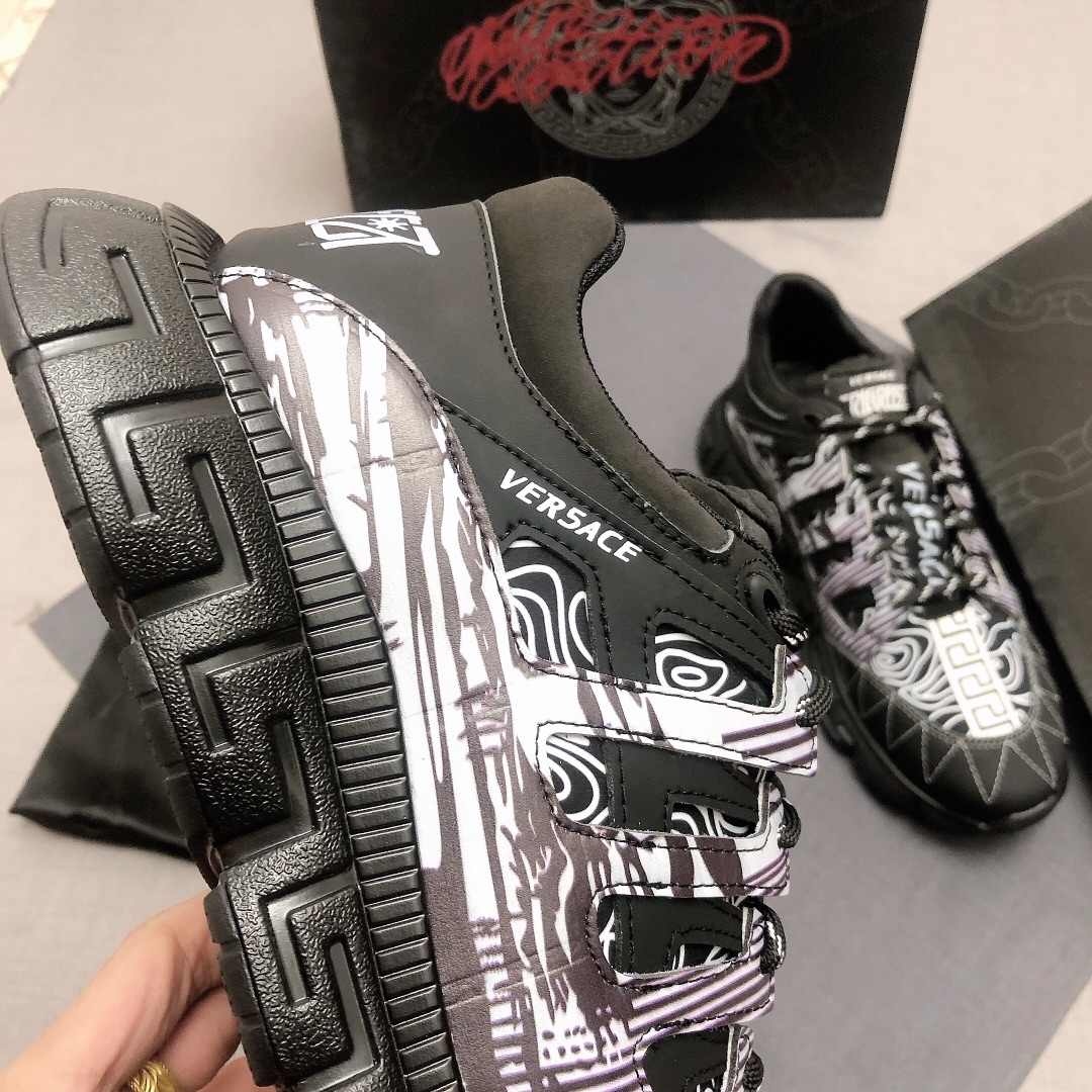 Versace Trigreca Black - vstockx