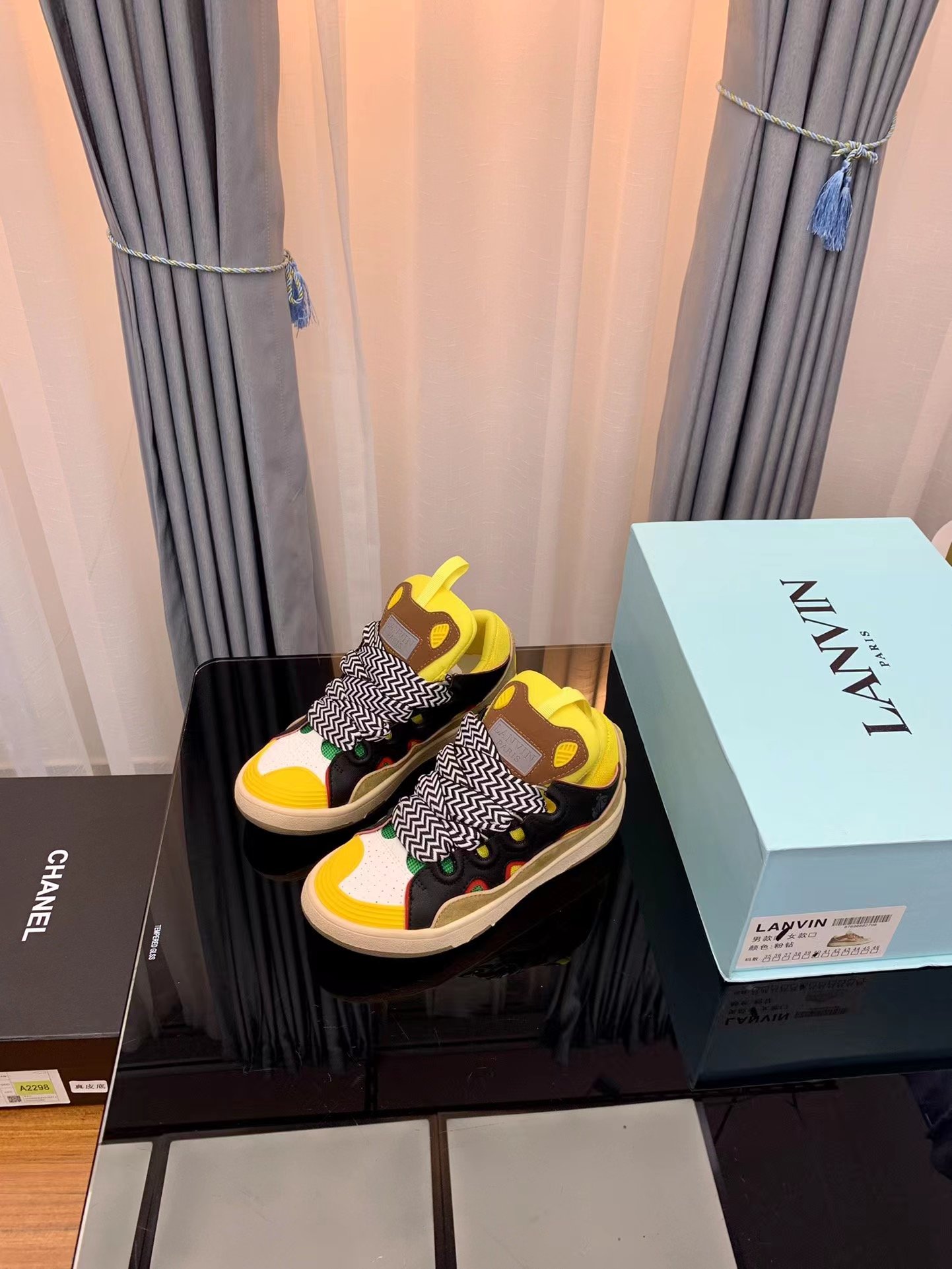 Lanvin Leather Curb Egg yolk black - vstockx