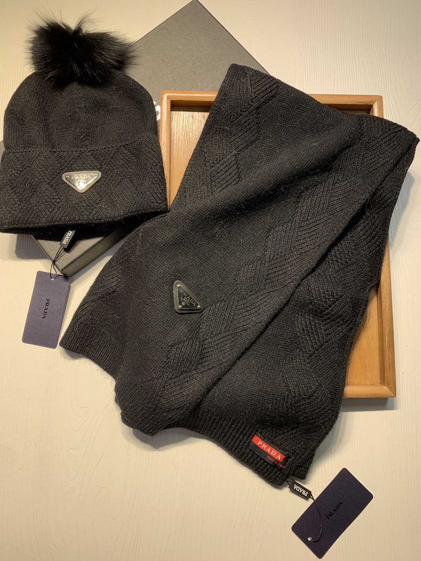 Hat & Scarf Prada 2 - vstockx