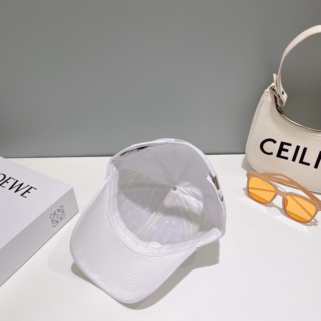 Streetwear Hat Chanel 329029 - vstockx