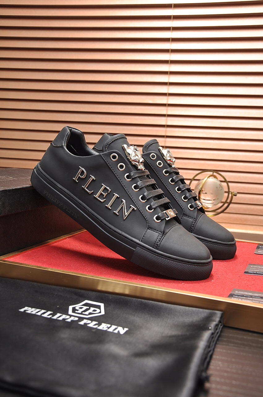 Philipp Plein Low Top Sneakers 9 - vstockx