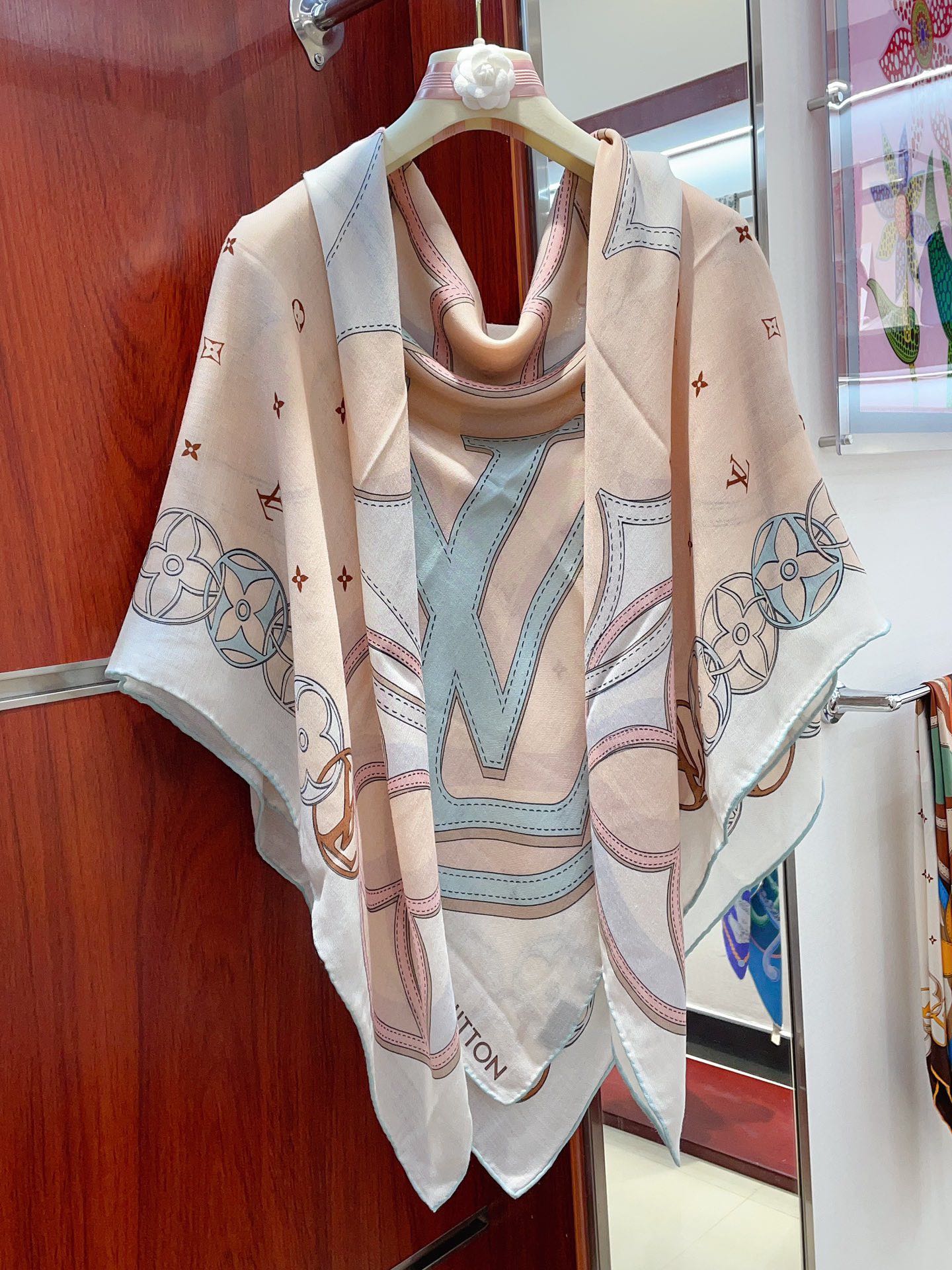 Streetwear Scarf LV 328840 size:140*140cm - vstockx