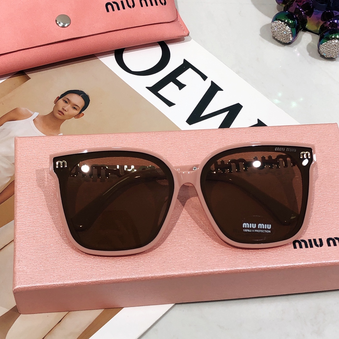 sunglasses Miu Miu SMU030N SIZE:65-14-145 - vstockx