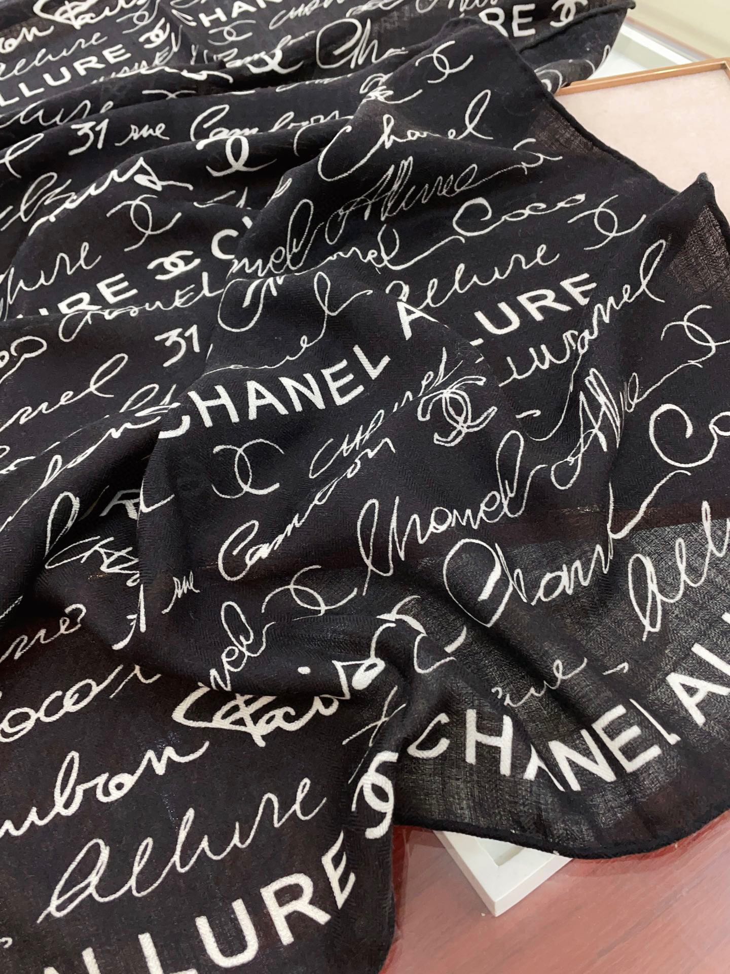Streetwear Scarf CHANEL 328759 SIZE:140*140cm - vstockx