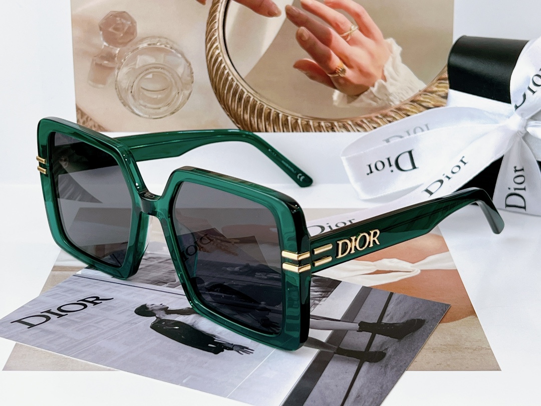 sunglasses Dior 8070 - vstockx
