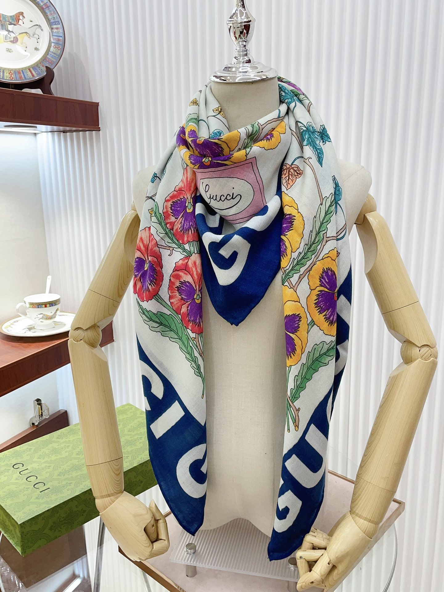 Streetwear Scarf GUCCI 328776 SIZE:90cm*90cm - vstockx