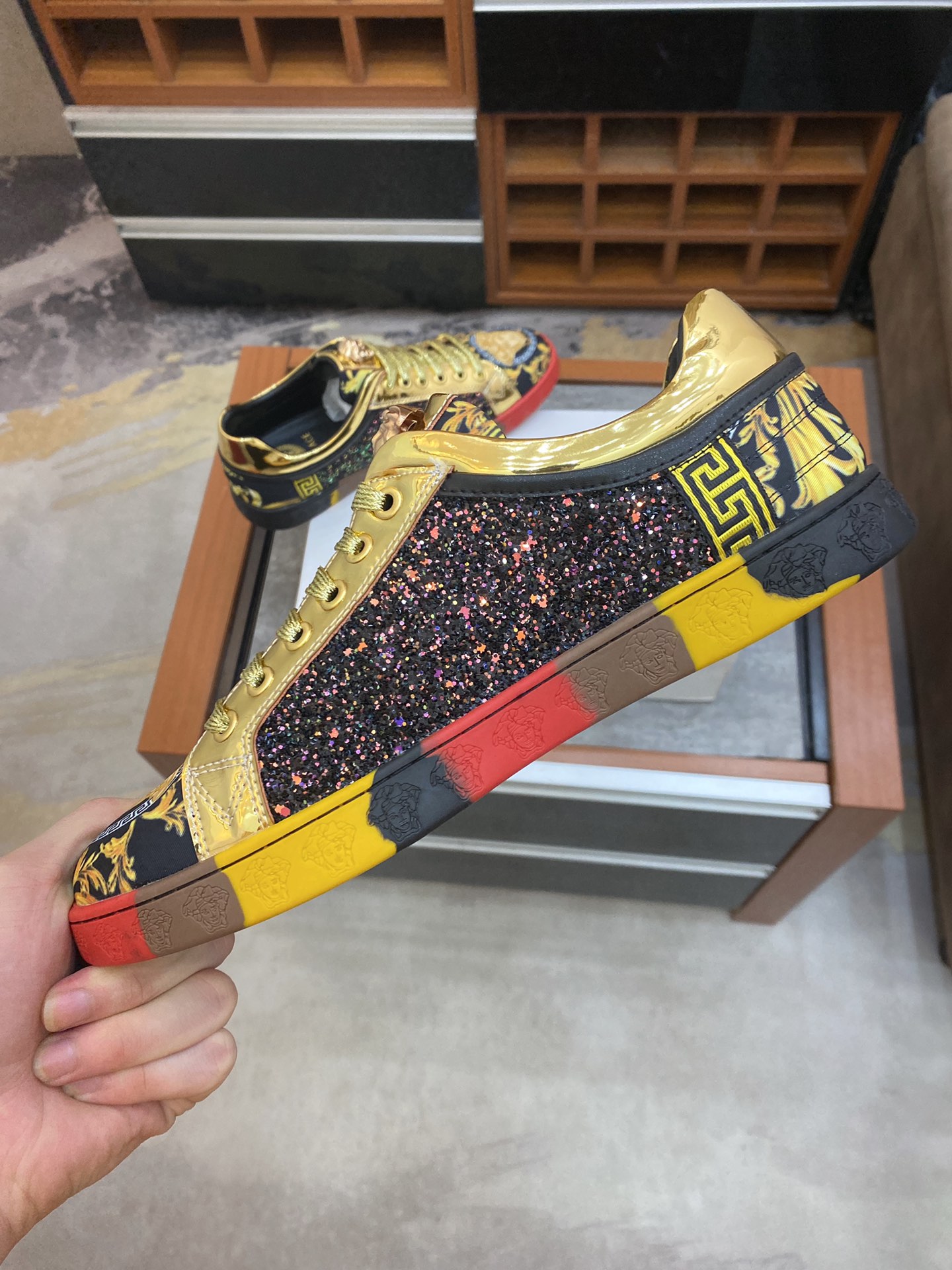 Versace Greca Sneaker 10 - vstockx