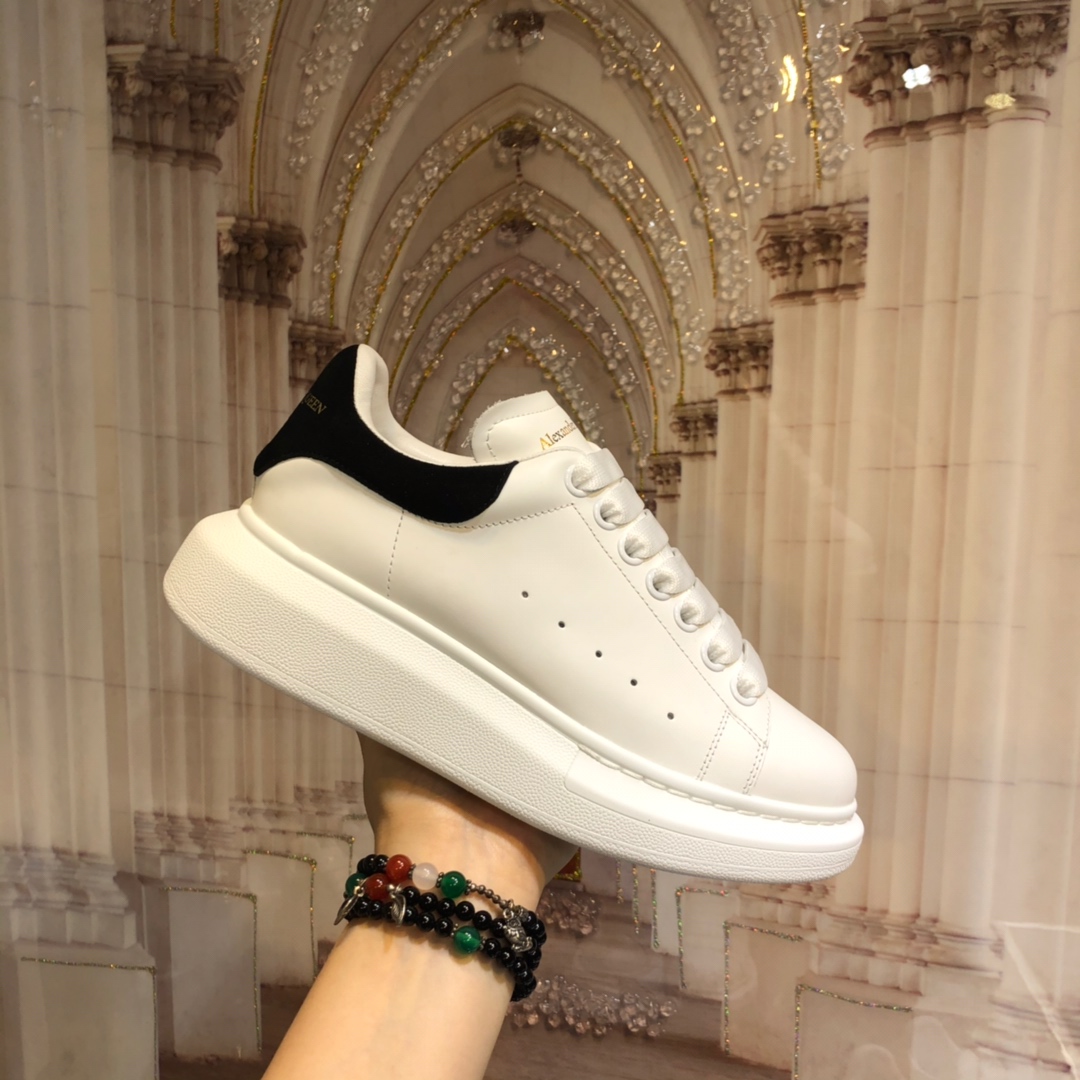 Alexander McQueen Oversized Suede Black (W) - vstockx