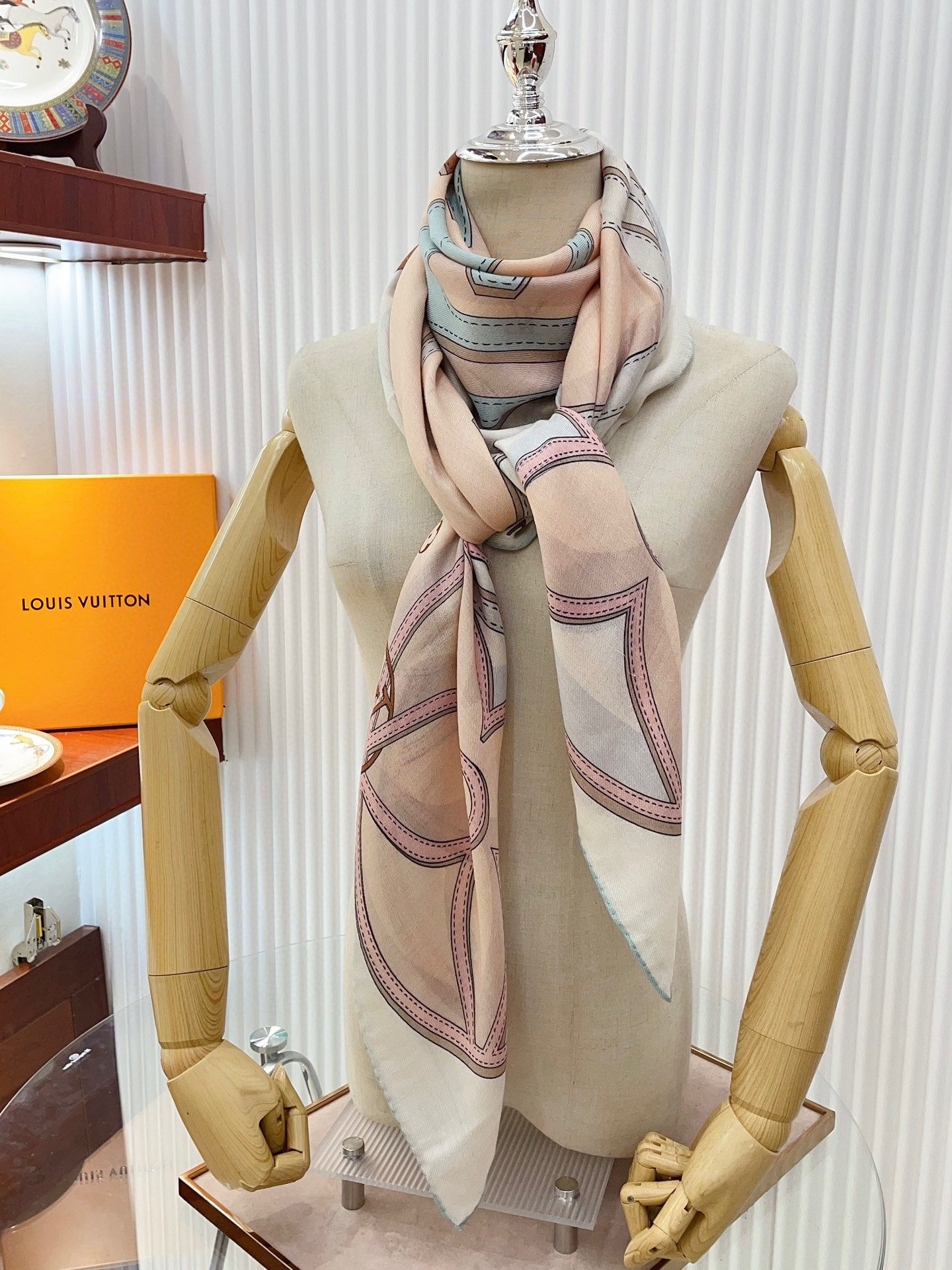 Streetwear Scarf LV 328840 size:140*140cm - vstockx