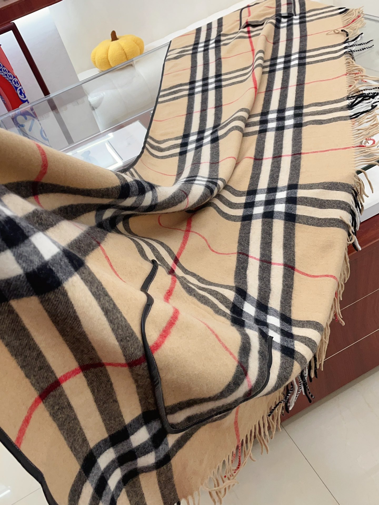 Streetwear Scarf BURBERRY 328784 SIZE:220*70cm - vstockx