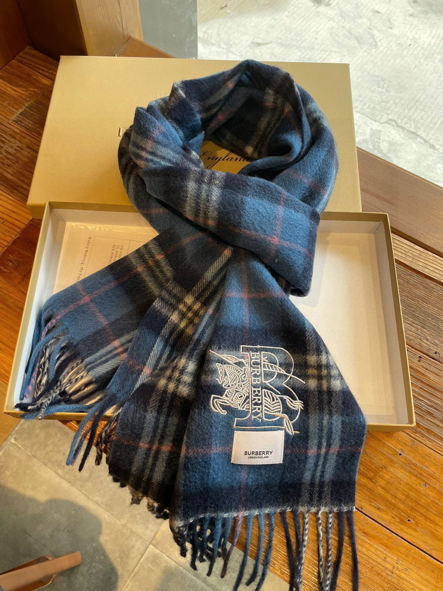 Streetwear Scarf Burberry 329086 size:180*35cm - vstockx