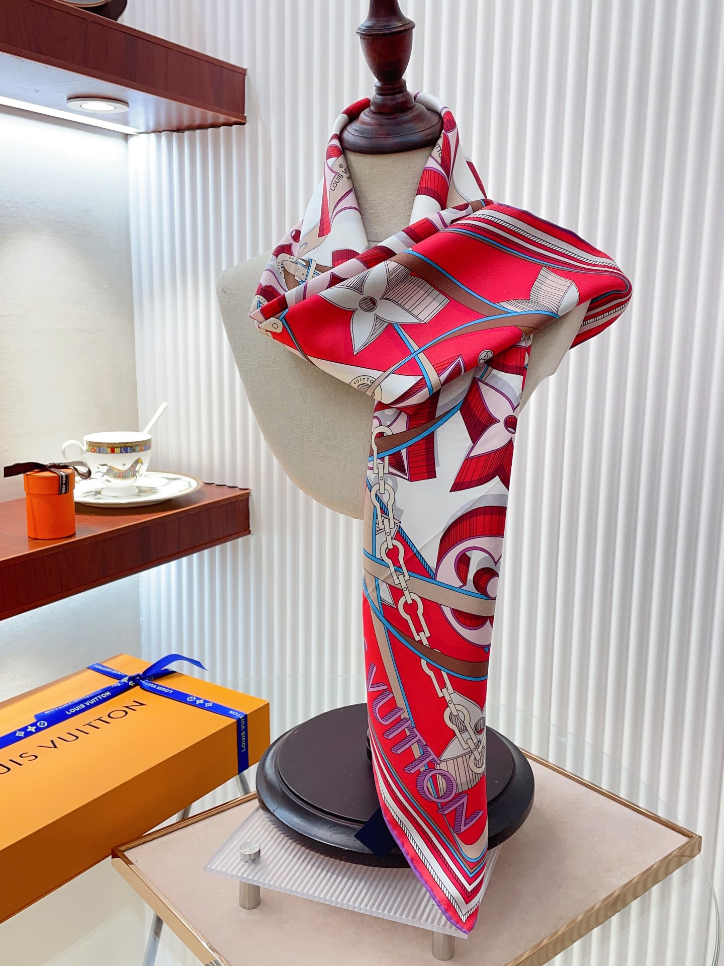 Streetwear Scarf LV 328782 SIZE:90cm*90cm - vstockx