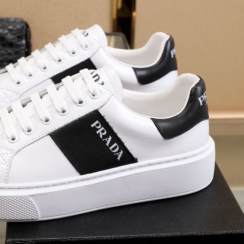 Prada Low Top sneaker 36 - vstockx