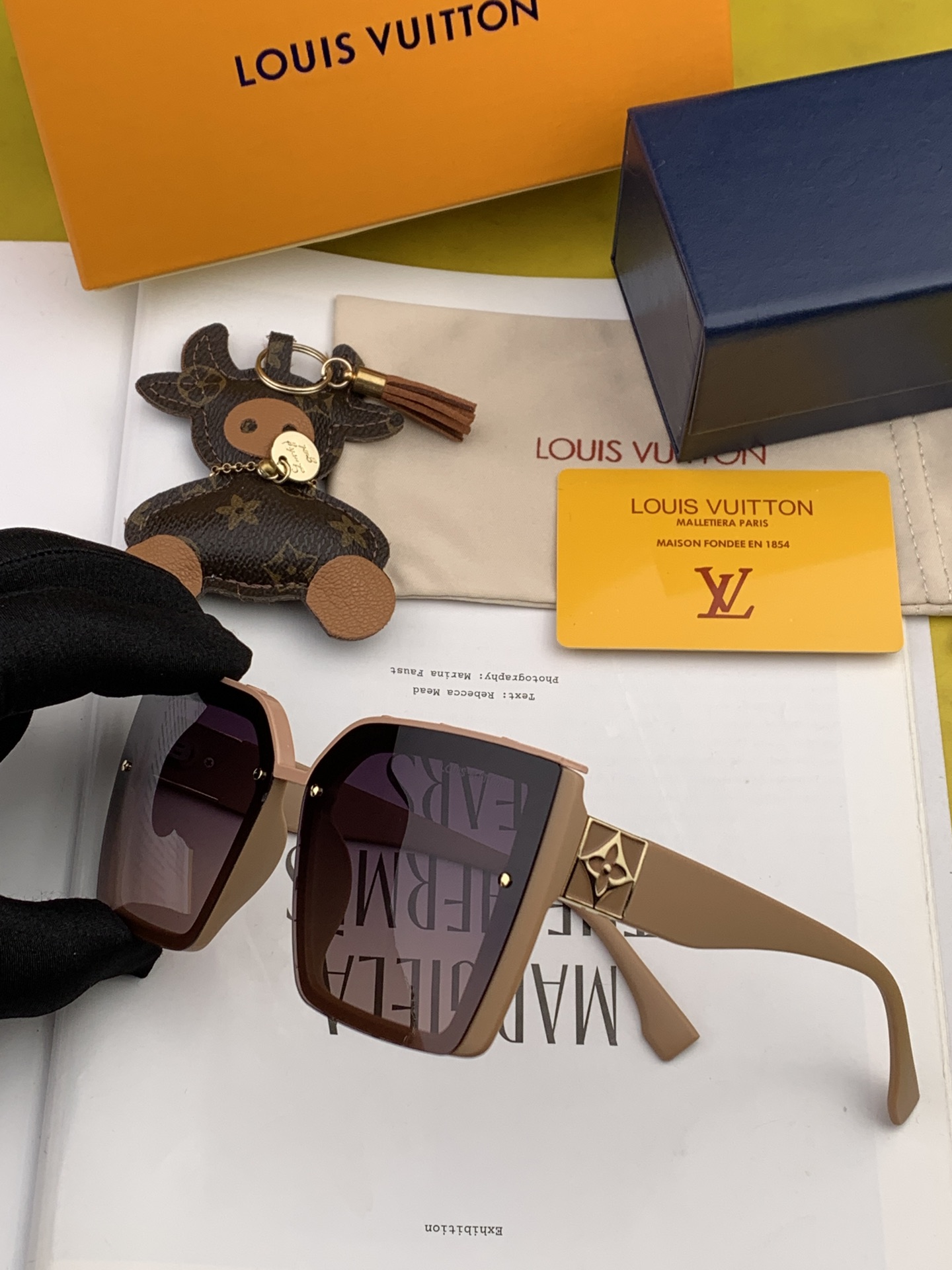 Sunglasses Louis Vuitton L822 - vstockx