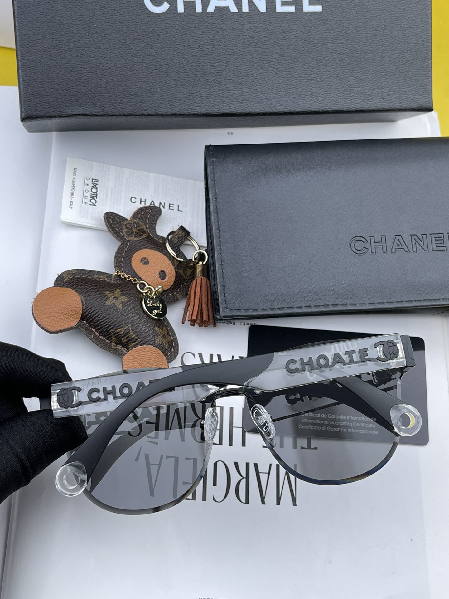 Sunglasses Chanel CH2191 - vstockx