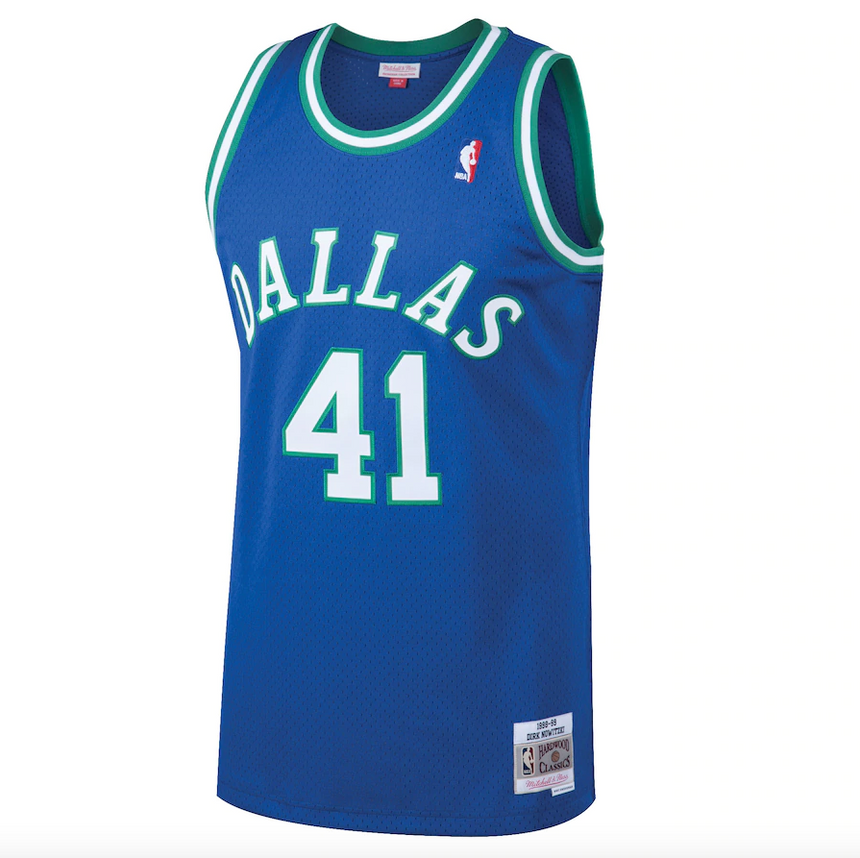 Men's Dallas Mavericks Dirk Nowitzki Mitchell & Ness Blue 1998-99 Hardwood Classics Swingman Jersey - vstockx