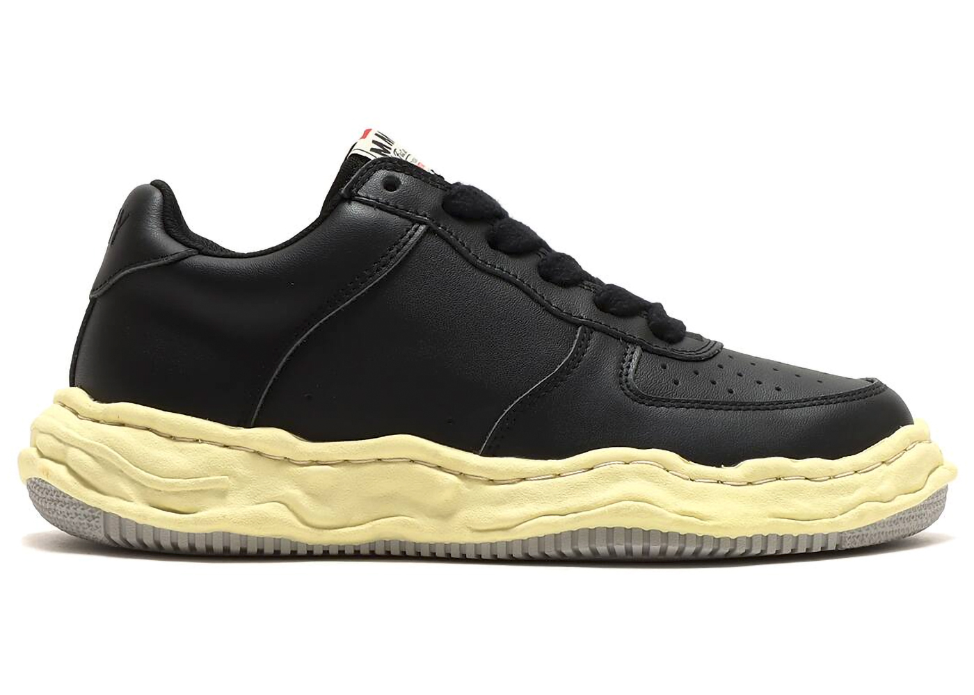 Maison Mihara Yasuhiro Wayne Leather Low Black Cream Sole - vstockx