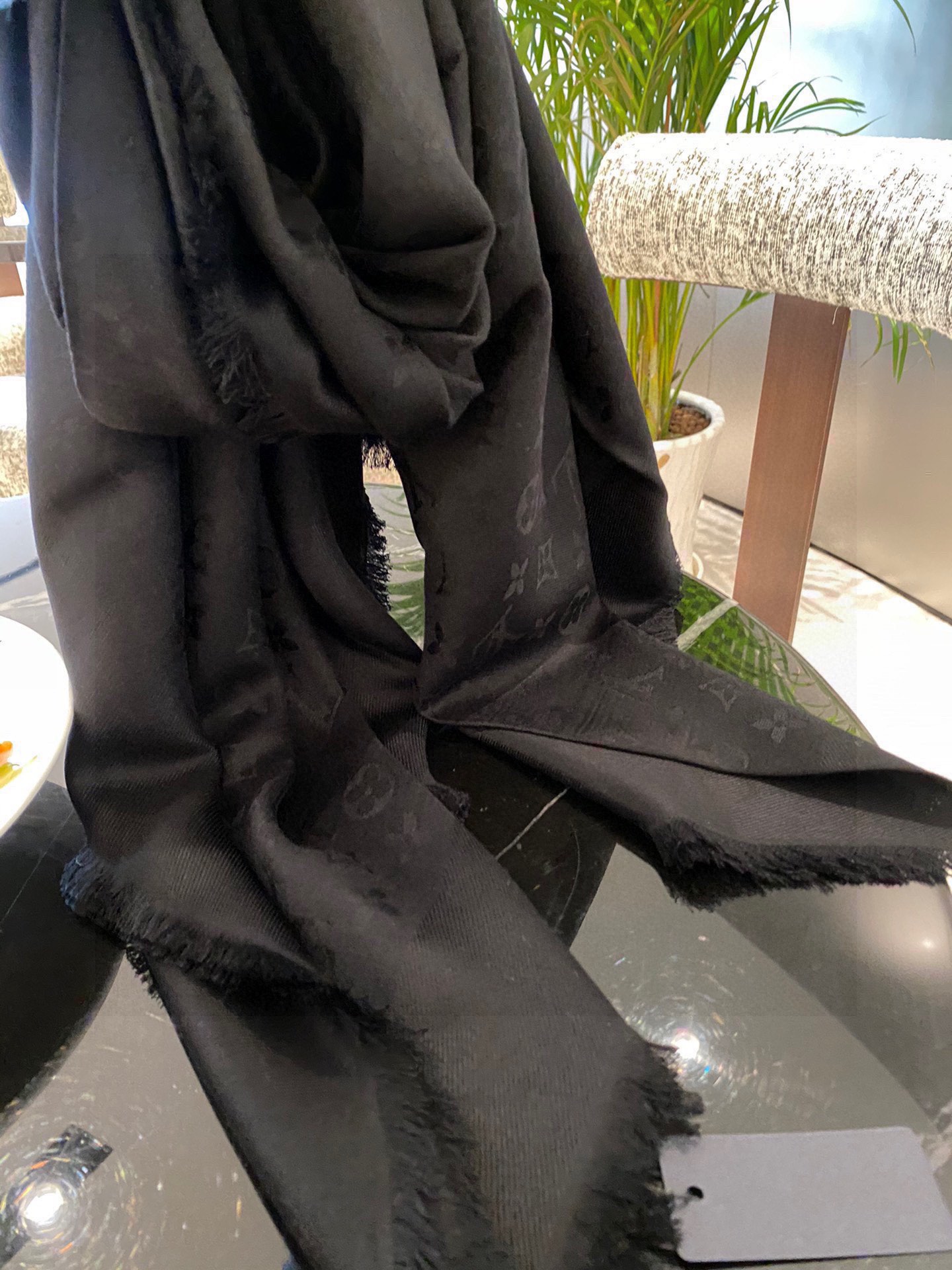 Streetwear Scarf LV 328939 SIZE:140*140cm - vstockx