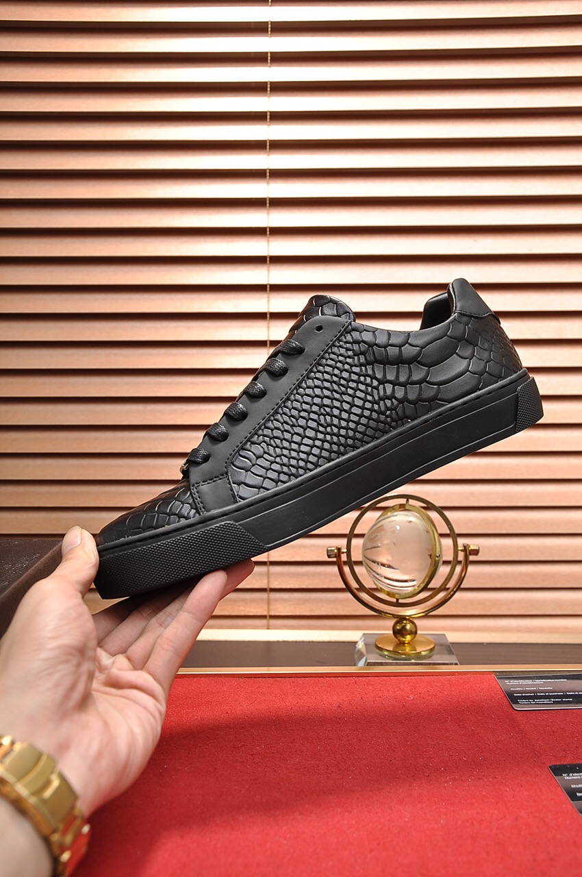 Philipp Plein Low Top Sneakers 16 - vstockx