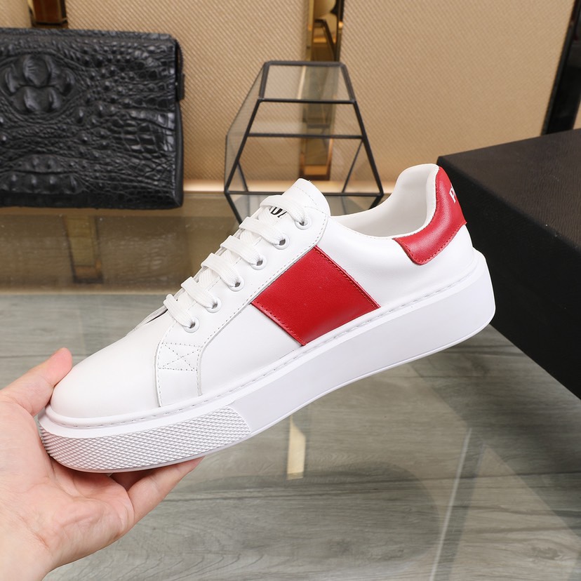 Prada Low Top sneaker 38 - vstockx