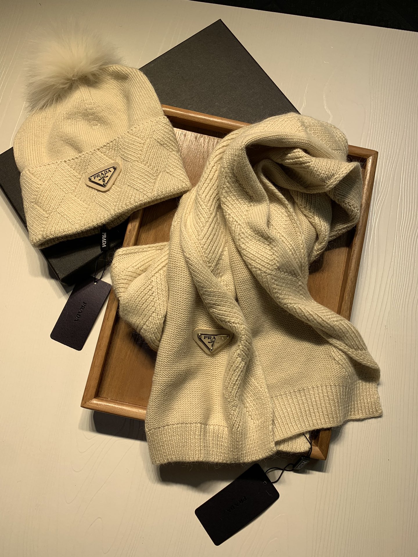 Hat & Scarf Prada 2 - vstockx
