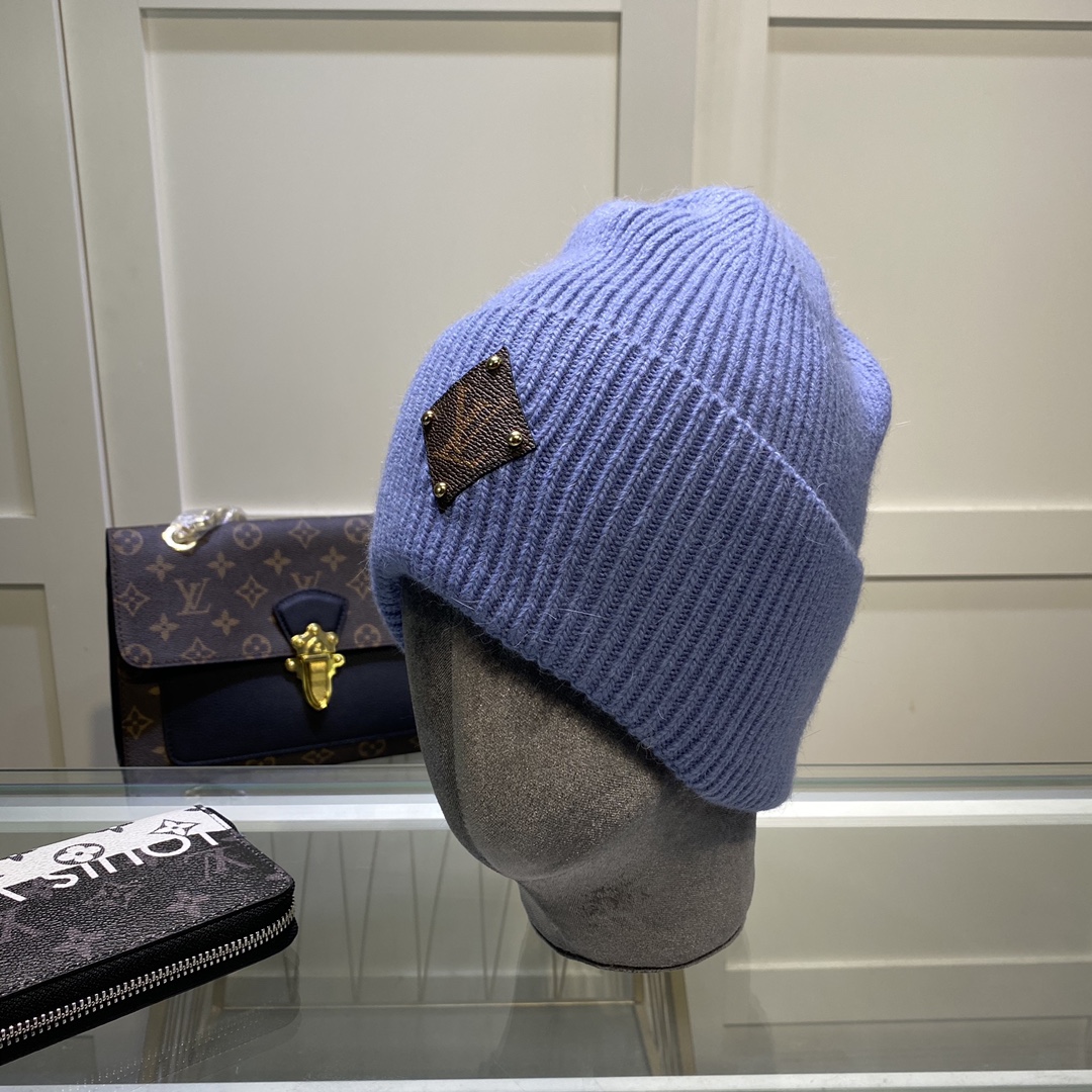 Hat & Scarf Louis Vuitton 3 - vstockx