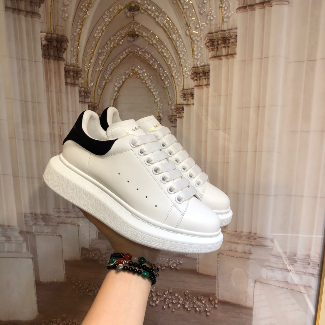 Alexander McQueen Oversized Suede Black (W) - vstockx