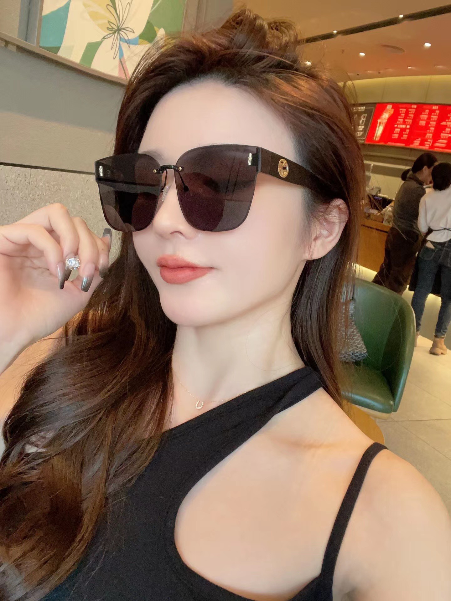 Sunglasses Gucci G5220 - vstockx