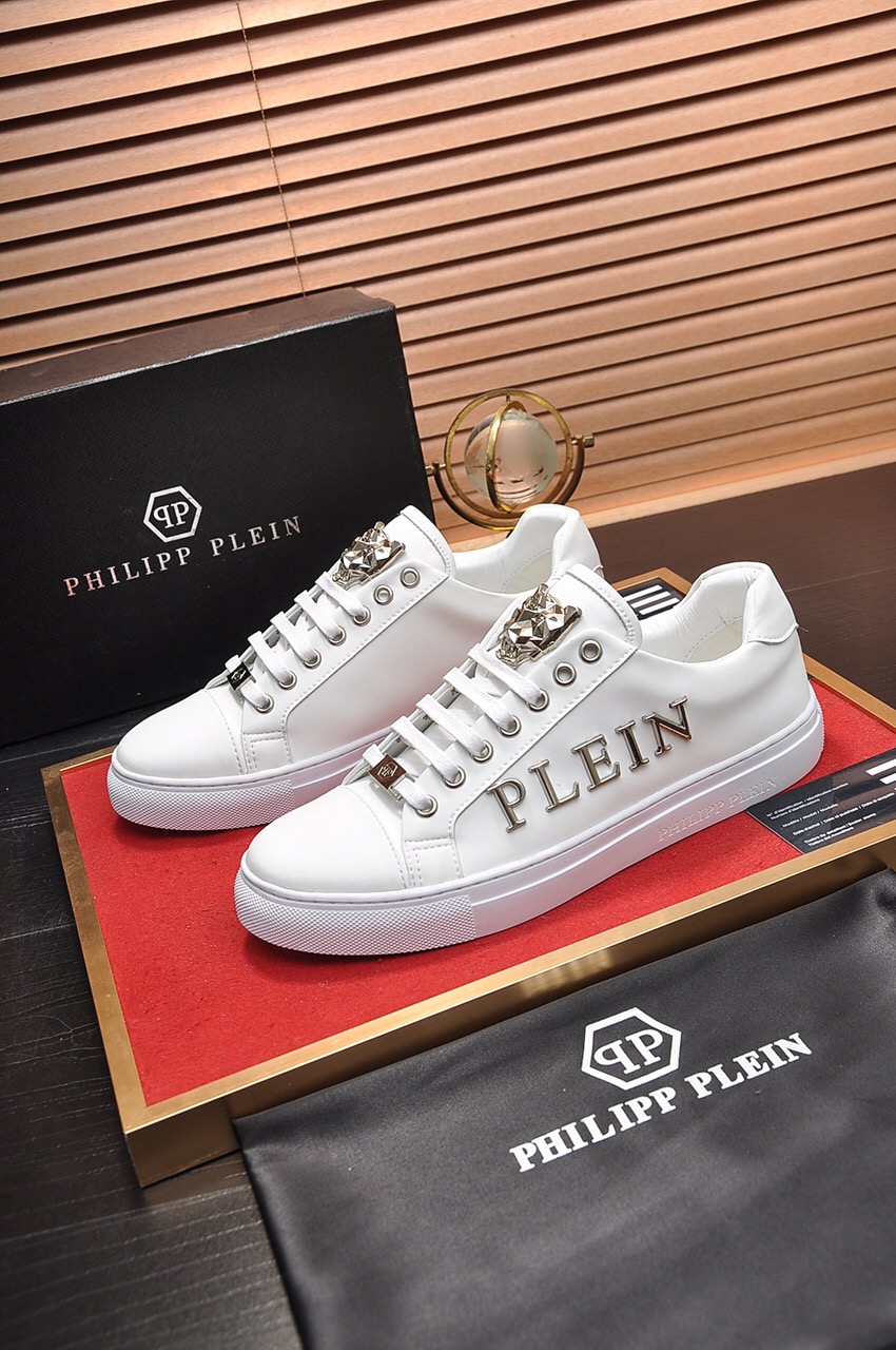 Philipp Plein Low Top Sneakers 11 - vstockx