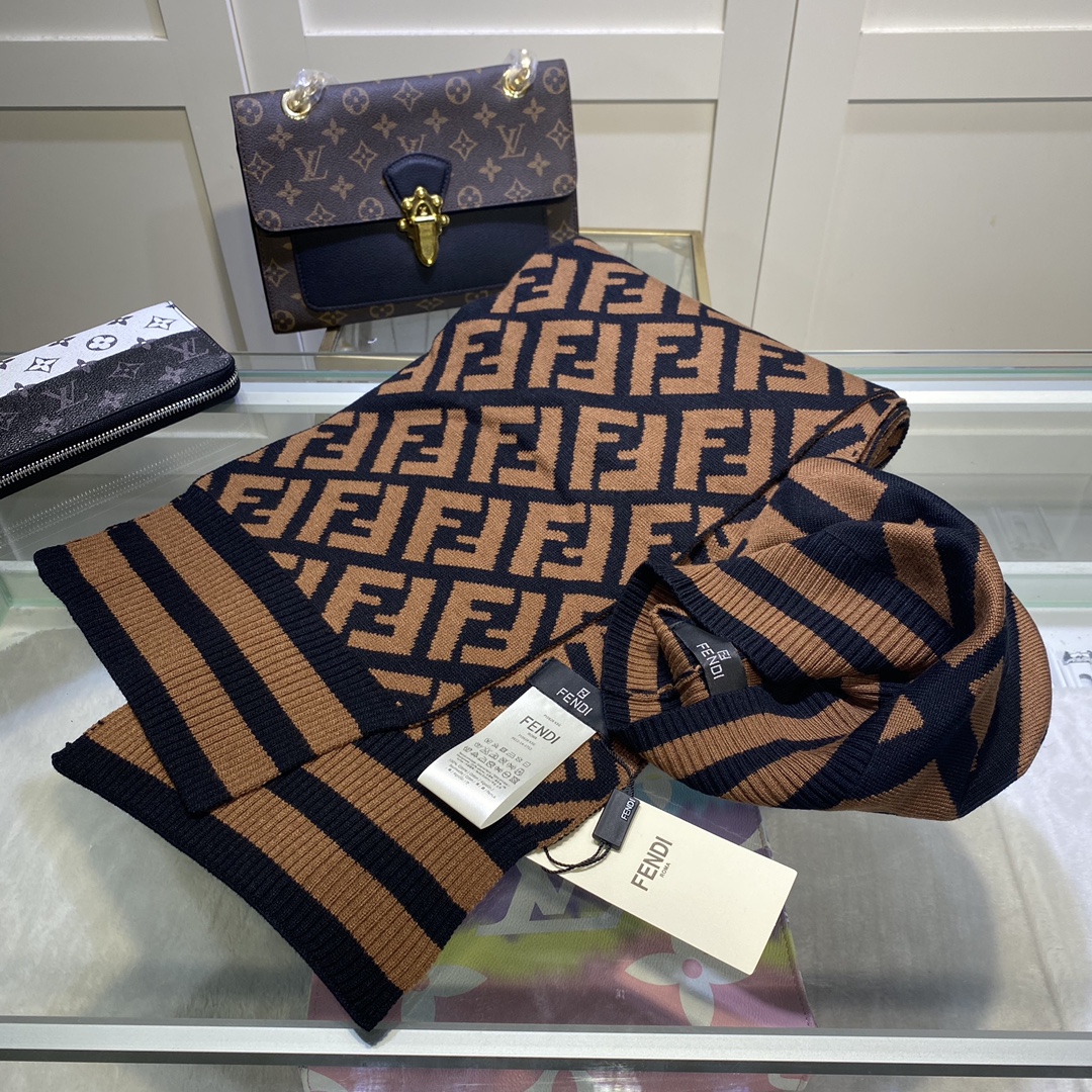 Hat & Scarf Fendi 1 - vstockx