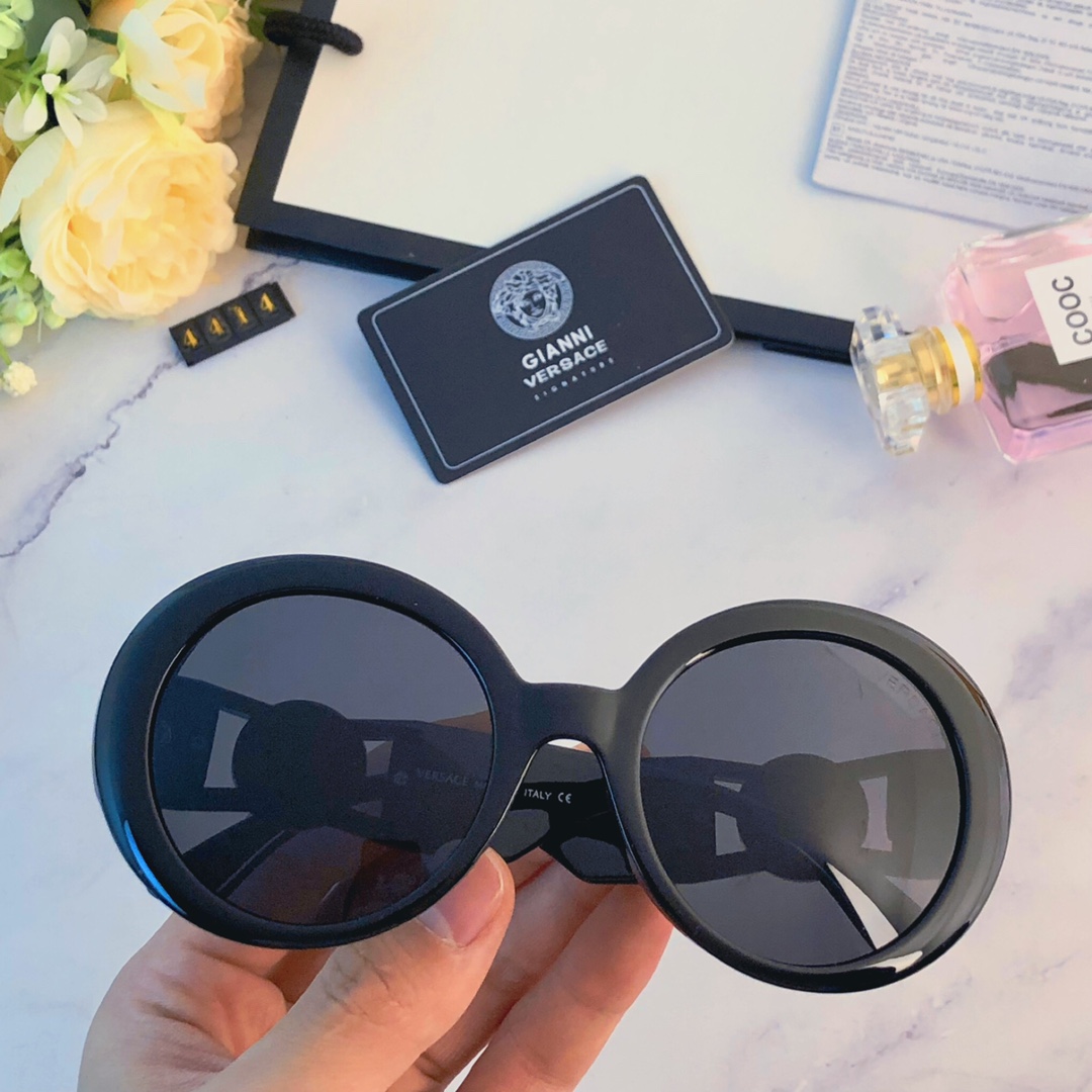 Sunglasses Versace 1 - vstockx