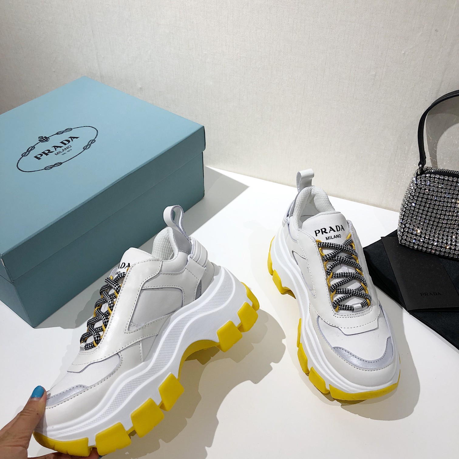 Prada Low Top sneaker 58 - vstockx