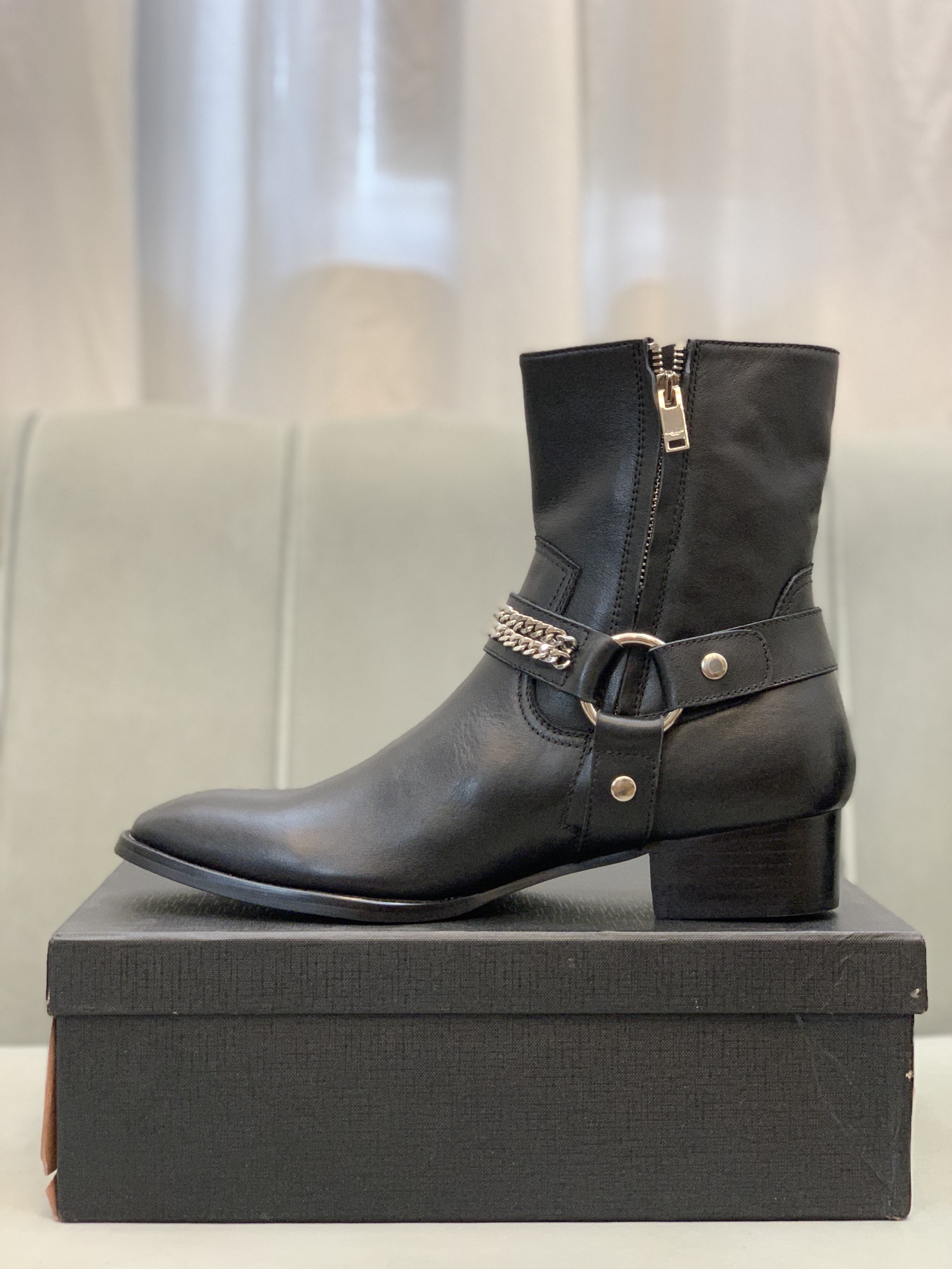 Saint Laurent Boots 6 - vstockx
