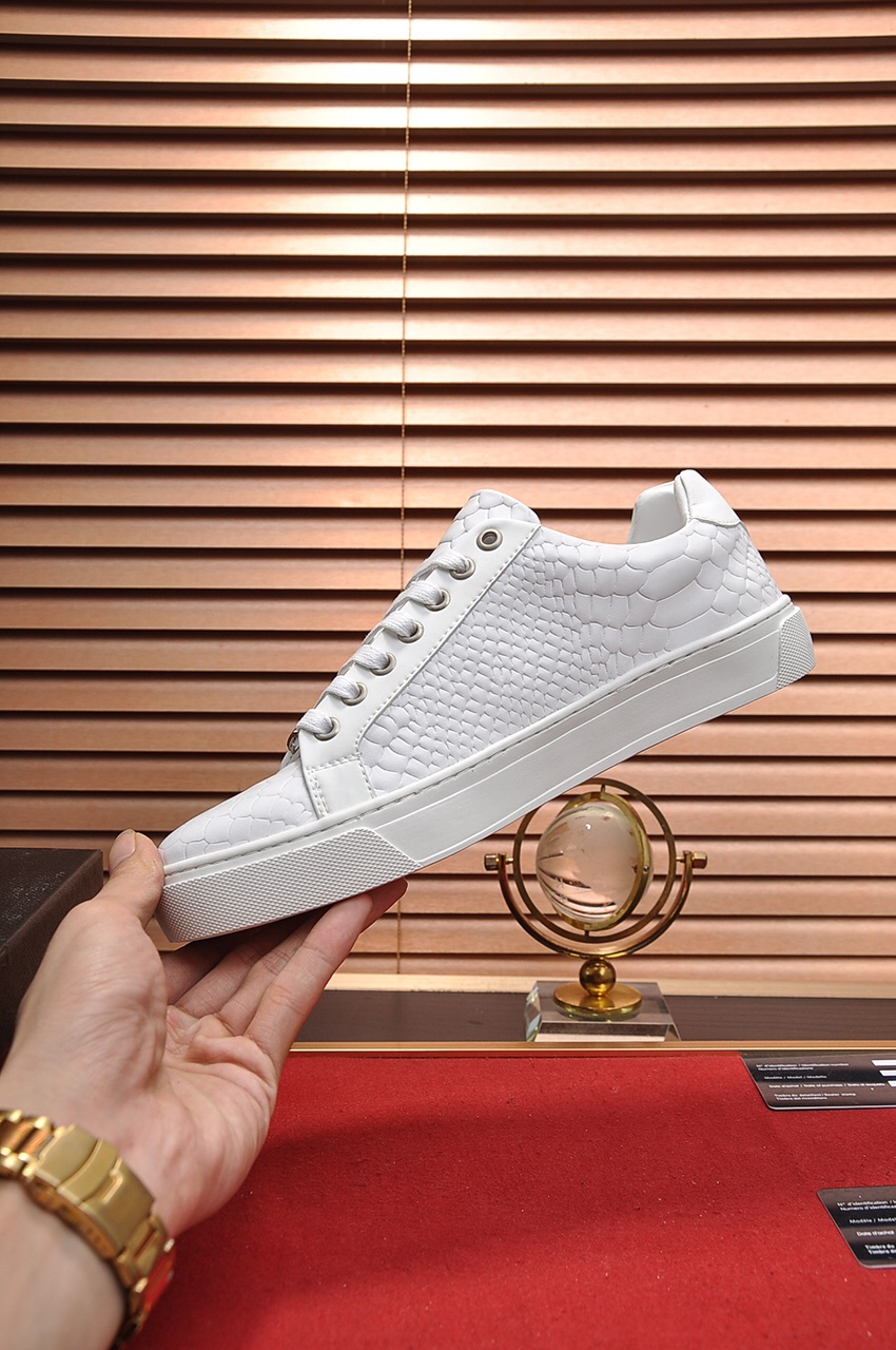 Philipp Plein Low Top Sneakers 19 - vstockx