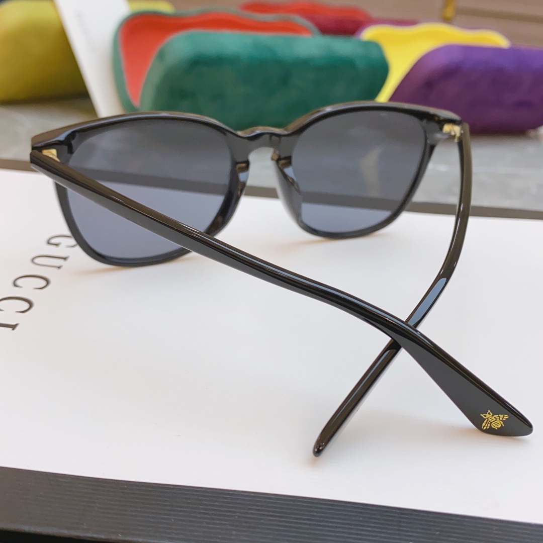 Sunglasses Gucci GG0154S size:53 19-150 - vstockx