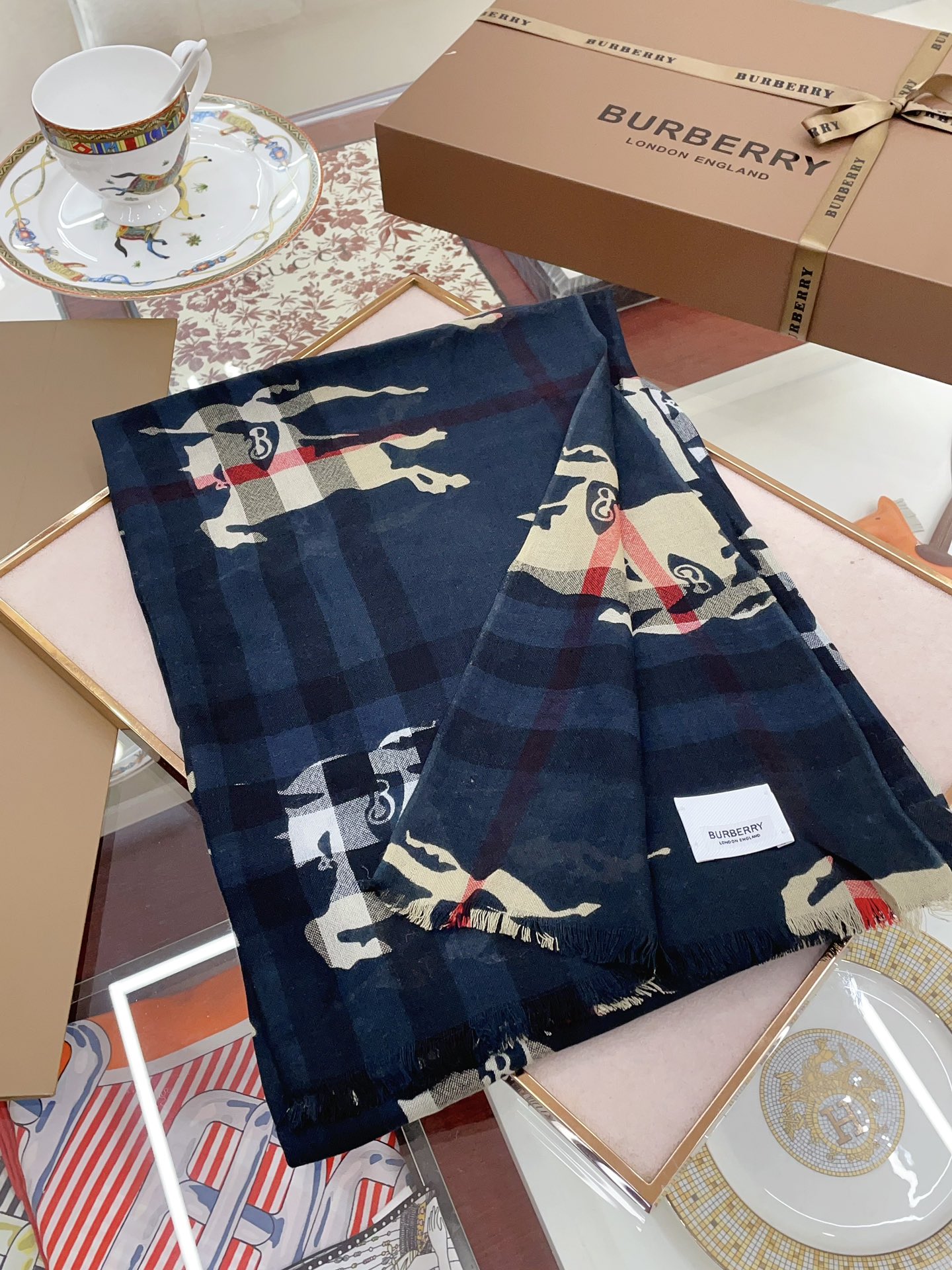 Streetwear Scarf Burberry 328773 SIZE:220cm*70cm - vstockx