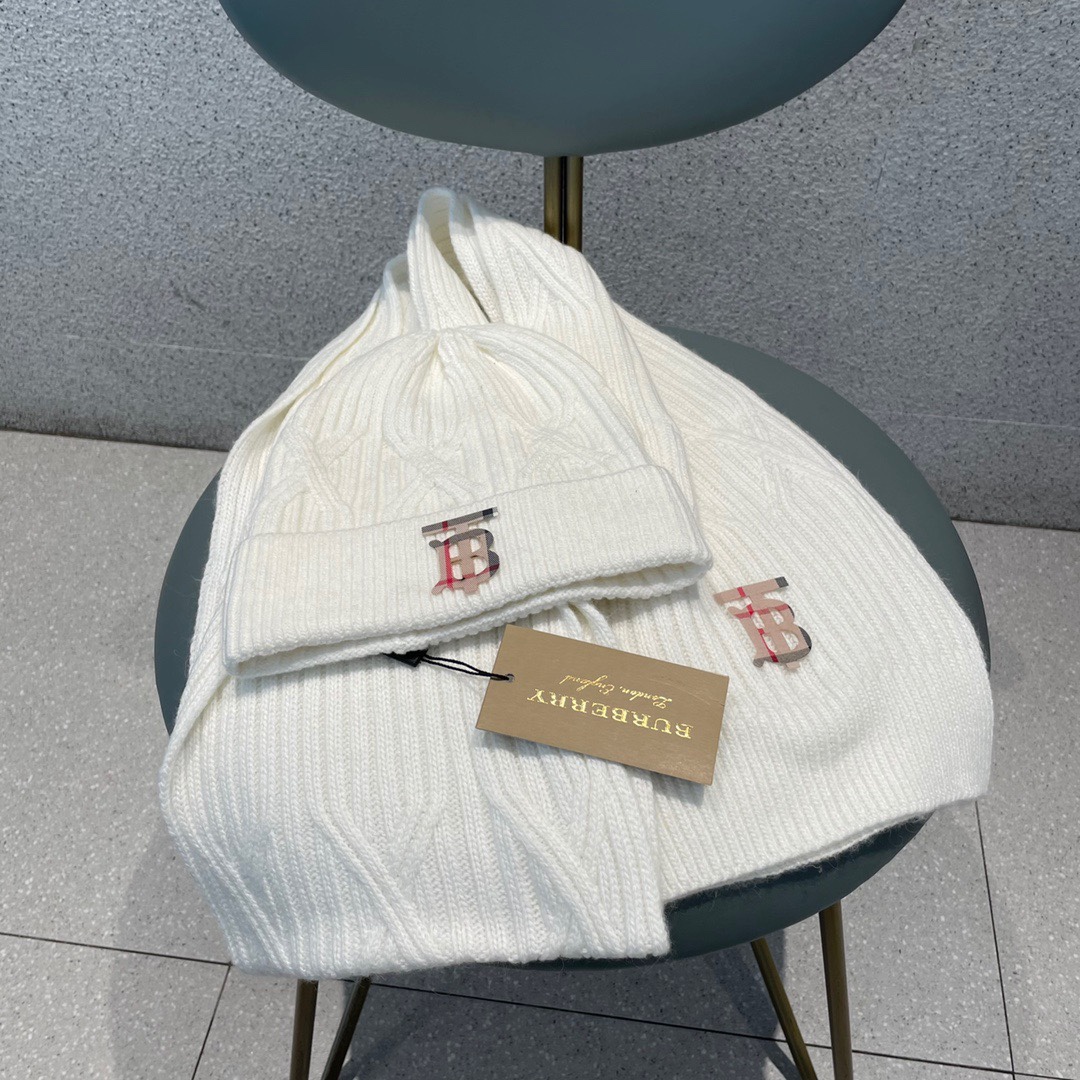 Hat & Scarf Burberry 1 - vstockx