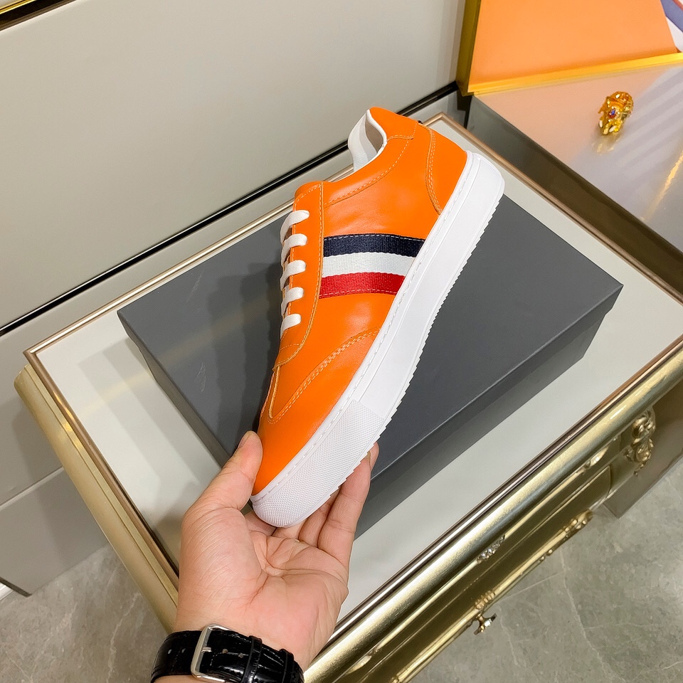 Thom Browne Low Top Sneaker 18 - vstockx