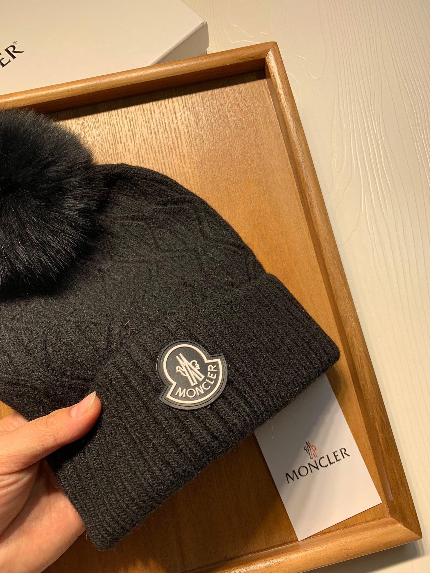 Hat Moncler 4 - vstockx