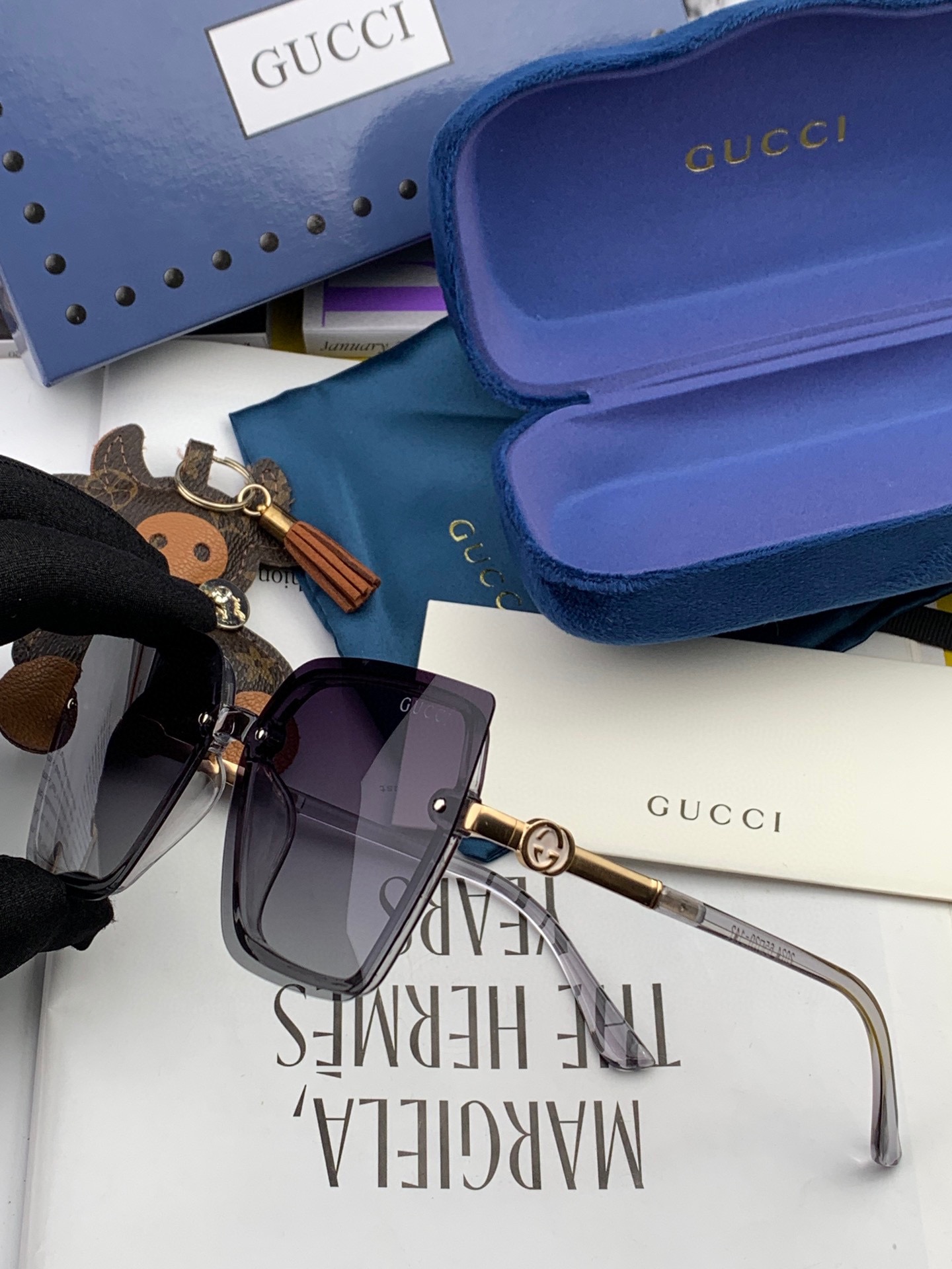 Sunglasses Gucci G2200 - vstockx