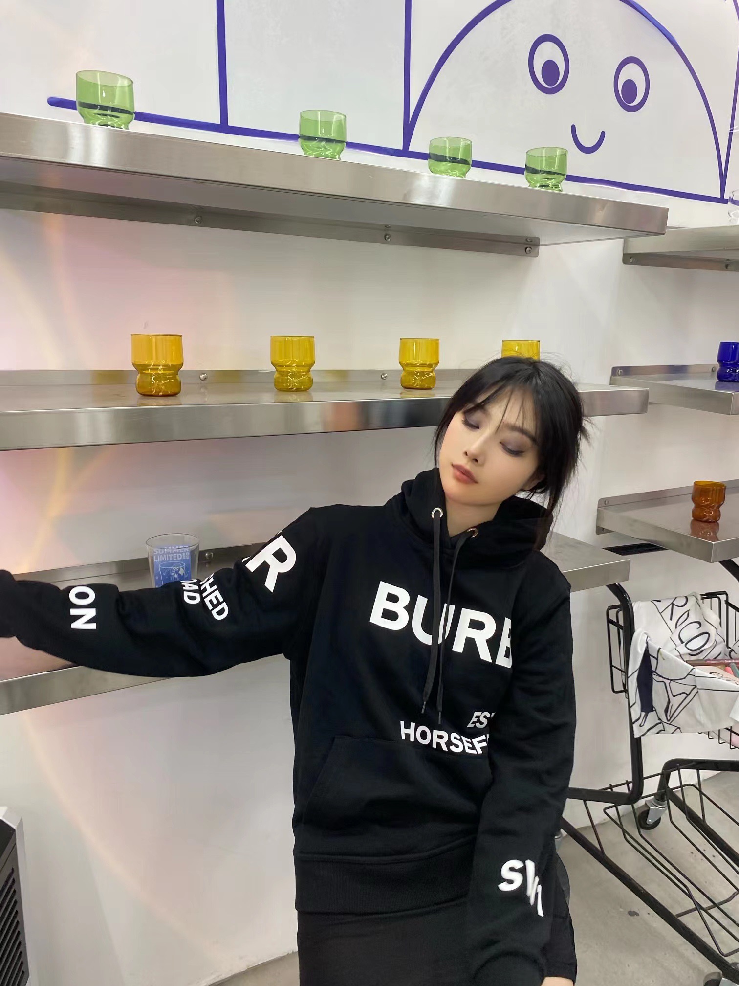 Clothes Burberry 824 - vstockx